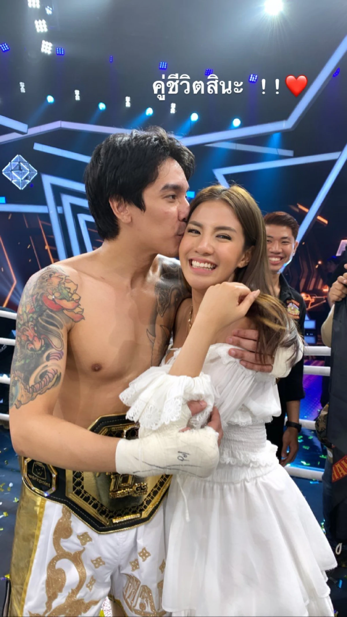 เชียร์มันส์เหมือนต่อยเอง! ใบเตย อาร์สยาม ลุ้นติดขอบเวที ดีเจแมน ขึ้นชกมวยดุเดือด