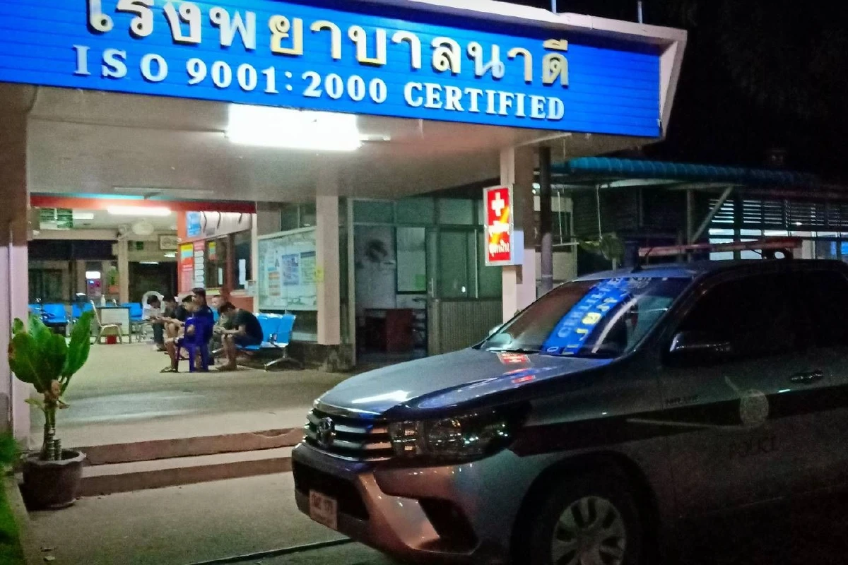 วัยรุ่นปืนดุยิงคู่อริเจ็บหน้าร้านอาหารตามสั่ง