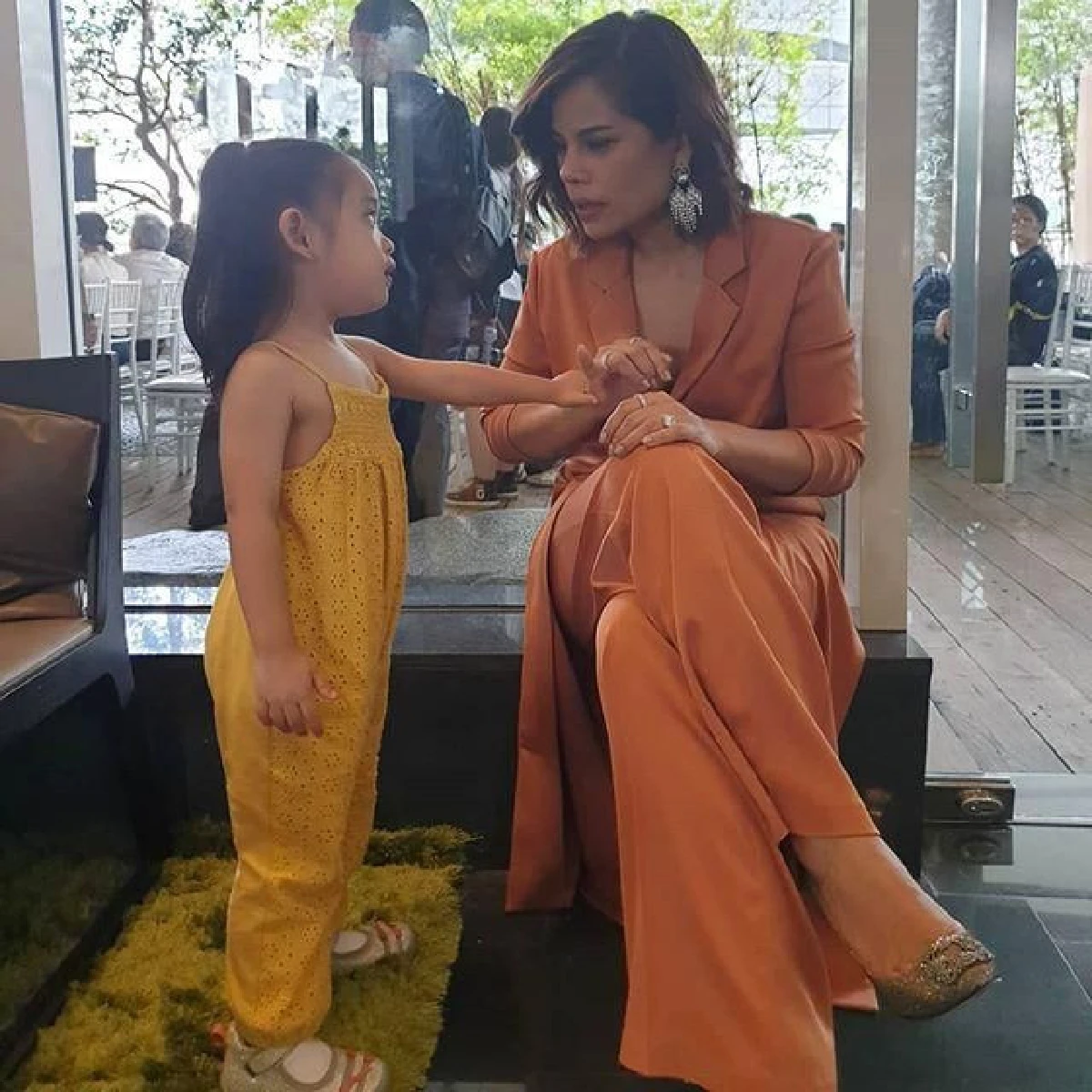 โอปอลล์ ชอบมาก! หลังแฟนคลับตัดต่อรูปให้ใหม่เพราะพื้นหลังมันรก