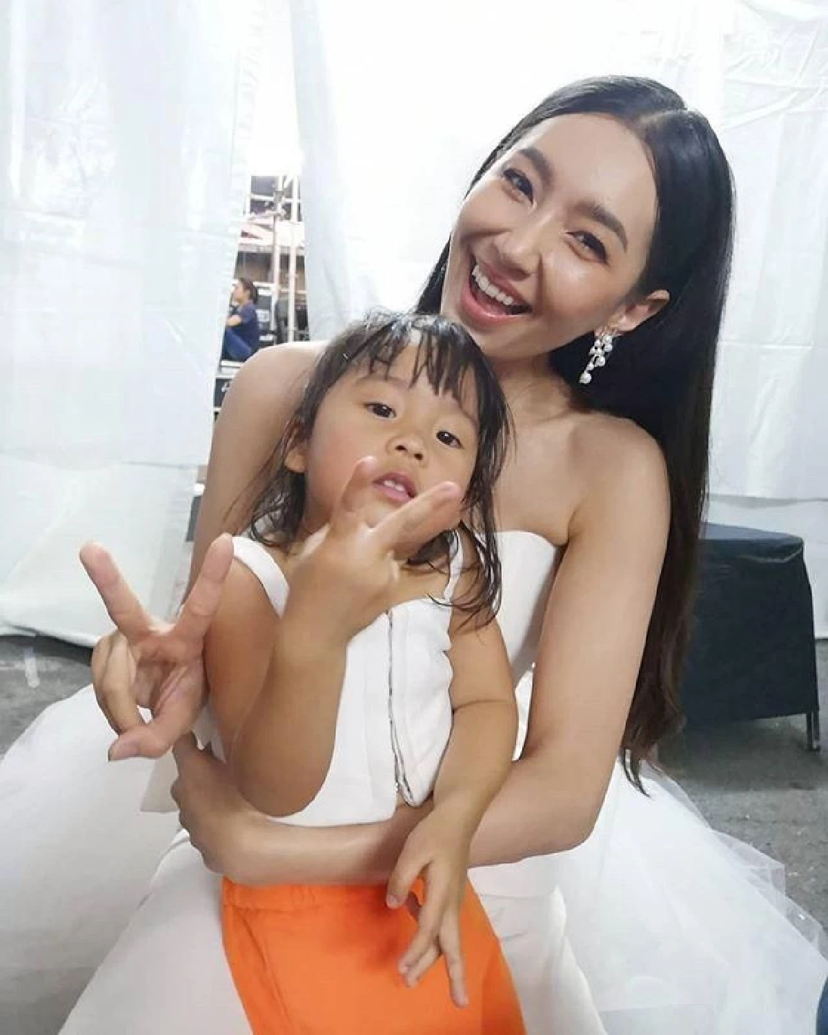 น้องเป่าเปา อัดคลิปขอบคุณ พี่เบลล่า หลังตัดชุดให้ไว้ใส่เหมือนกัน (คลิป)