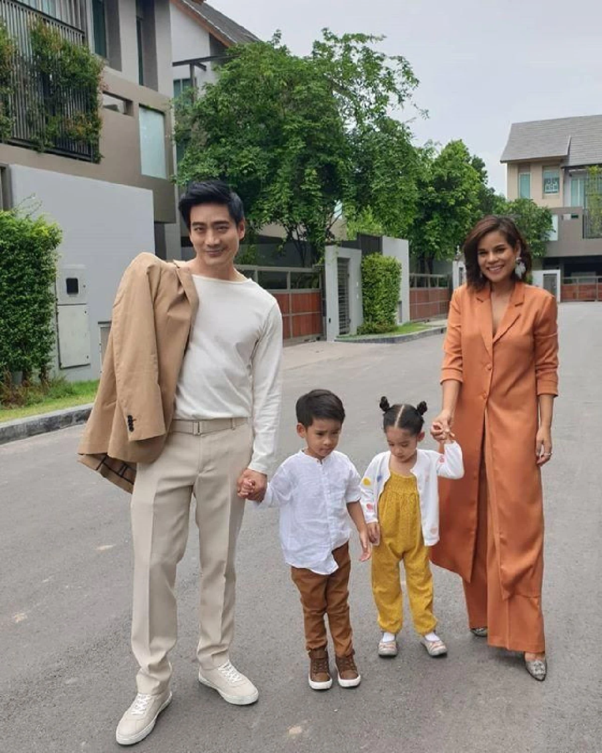 โอปอลล์ ชอบมาก! หลังแฟนคลับตัดต่อรูปให้ใหม่เพราะพื้นหลังมันรก