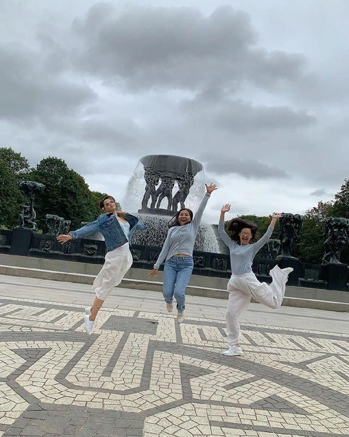 ญาญ่า พา ณเดชน์ เที่ยวบ้านที่นอร์เวย์ ส่งภาพน่ารักกรุ๊ปช็อตสองครอบครัว