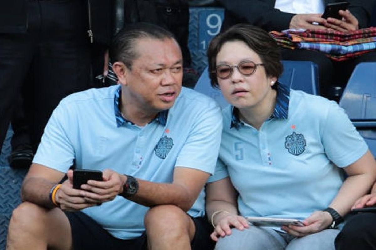 ปปช.ยกคำร้อง"ภรรยาเนวิน"ใช้งบอบจ.ขนคนเชียร์บอลบุรีรัมย์ ปปช.ยกคำร้อง"ภรรยาเนวิน"ใช้งบอบจ.ขนคนเชียร์บอลบุรีรัมย์