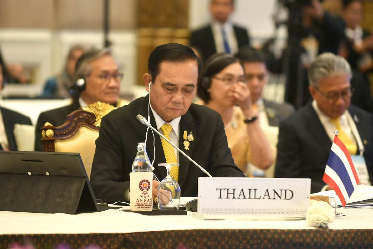 นายกรัฐมนตรีเน้นย้ำเร่งสร้างความเชื่อมโยงเศรษฐกิจสามฝ่ายทุกด้าน นายกรัฐมนตรีเน้นย้ำเร่งสร้างความเชื่อมโยงเศรษฐกิจสามฝ่ายทุกด้าน