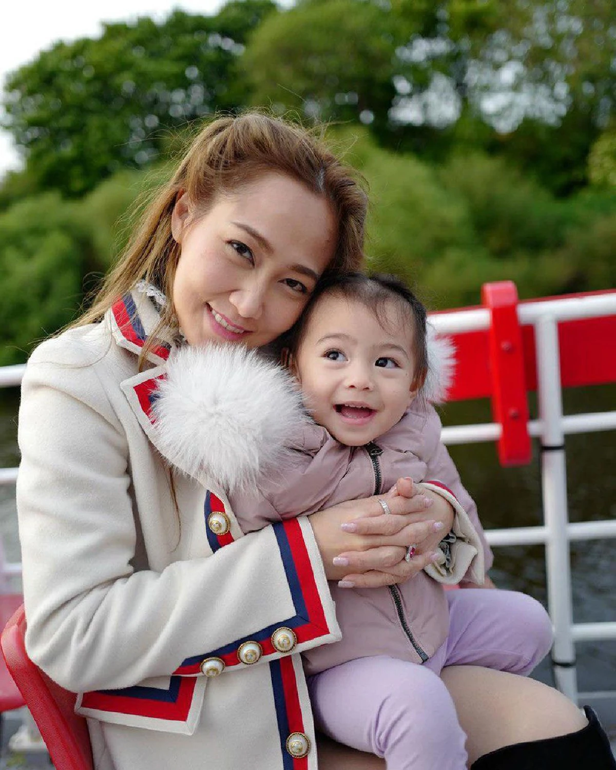 นาวิน ต้าร์-ไฮโซน้ำหวาน ทุ่มเงิน 100 ล้าน ซื้อบ้านที่อังกฤษ มีเพื่อนบ้านเป็น พอลล่า