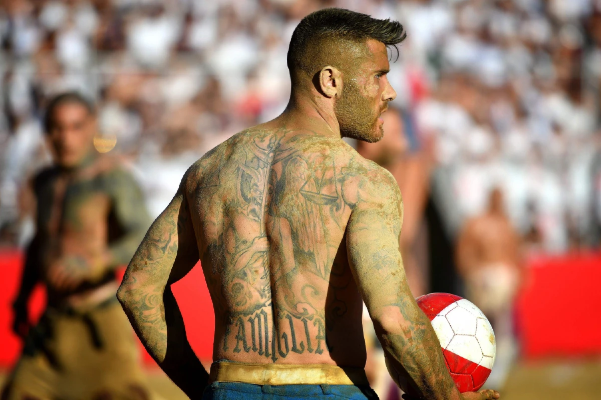 กีฬาลูกผู้ชาย "กัลโช่ สโตริโก้" บรรพบุรุษแห่งฟุตบอล