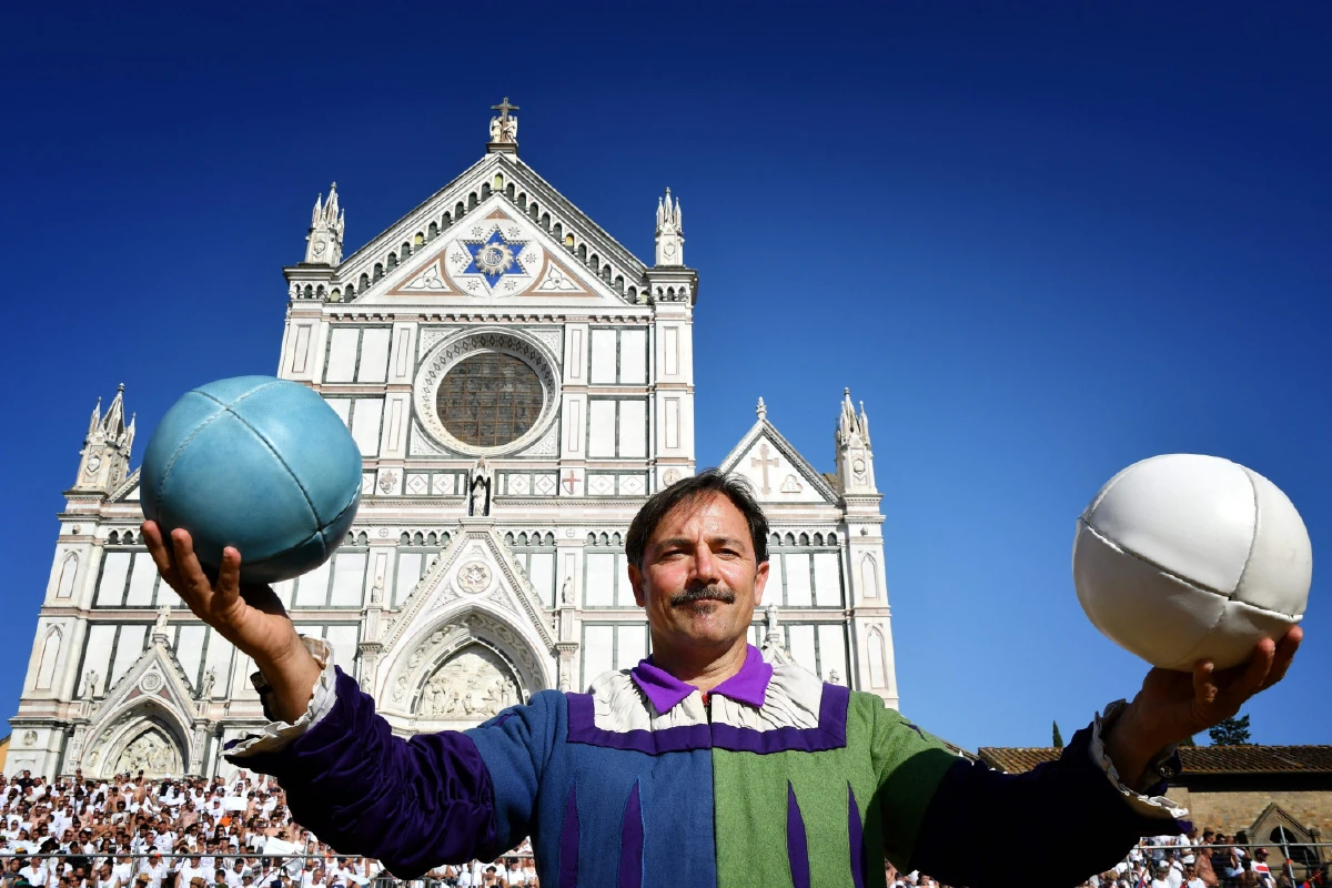 กีฬาลูกผู้ชาย "กัลโช่ สโตริโก้" บรรพบุรุษแห่งฟุตบอล