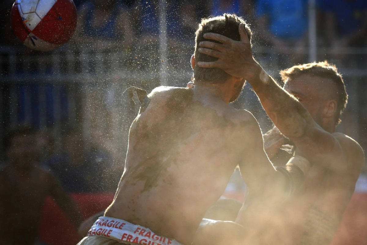 กีฬาลูกผู้ชาย "กัลโช่ สโตริโก้" บรรพบุรุษแห่งฟุตบอล