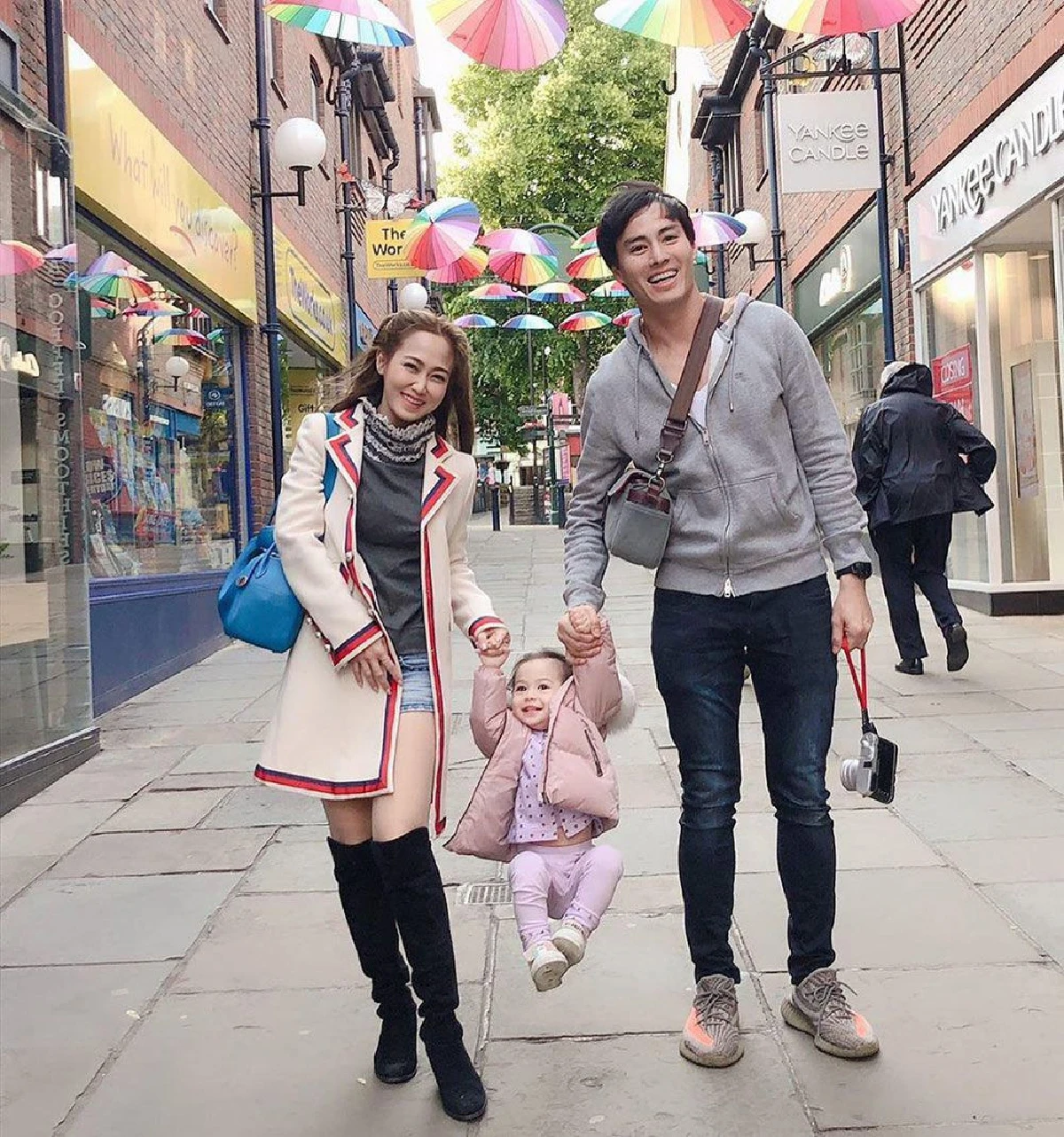 นาวิน ต้าร์-ไฮโซน้ำหวาน ทุ่มเงิน 100 ล้าน ซื้อบ้านที่อังกฤษ มีเพื่อนบ้านเป็น พอลล่า