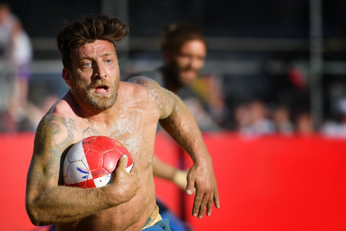 กีฬาลูกผู้ชาย "กัลโช่ สโตริโก้" บรรพบุรุษแห่งฟุตบอล