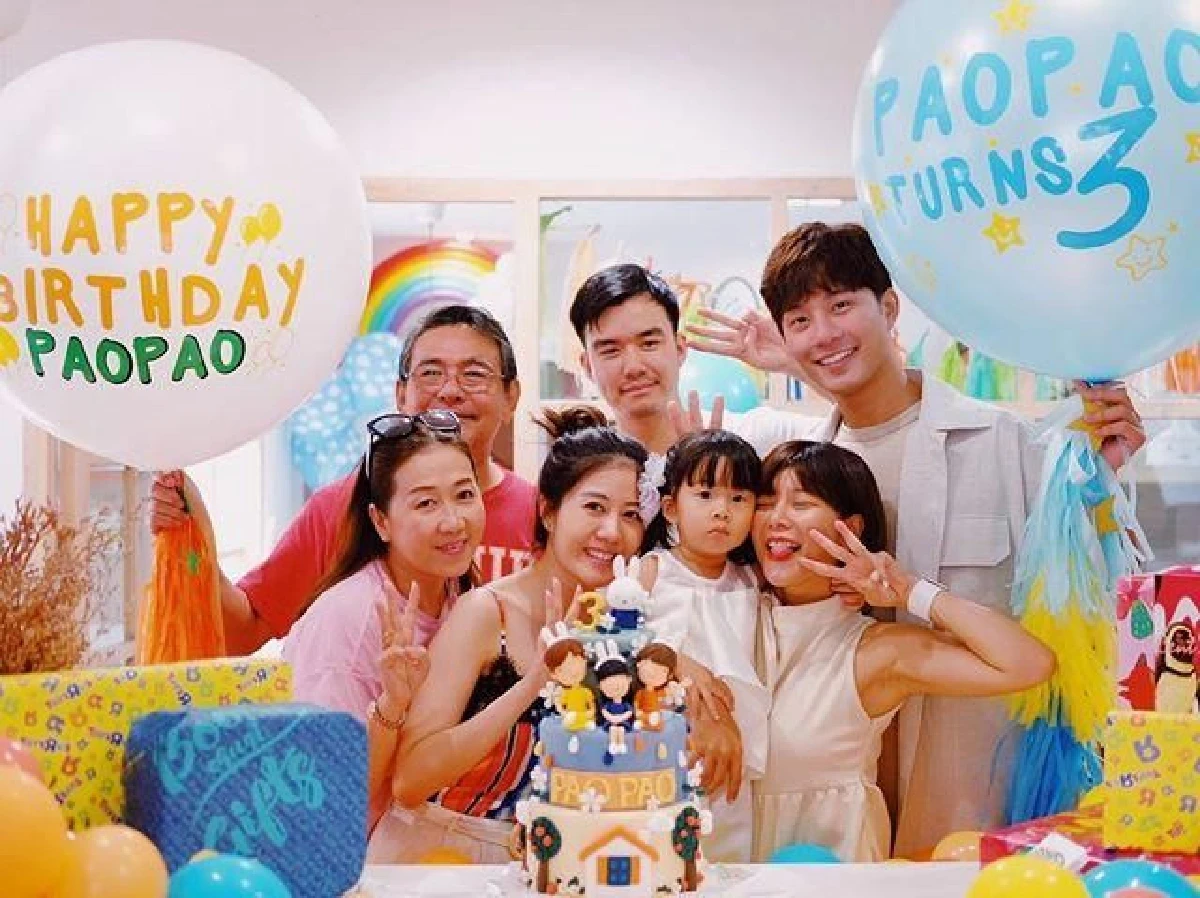 เป่าเปา ก้มกราบ บี้-กุ๊บกิ๊บ ในวันเกิด พร้อมคำพูดที่ทำให้พ่อแม่ซึ้งใจจนพูดไม่ออก
