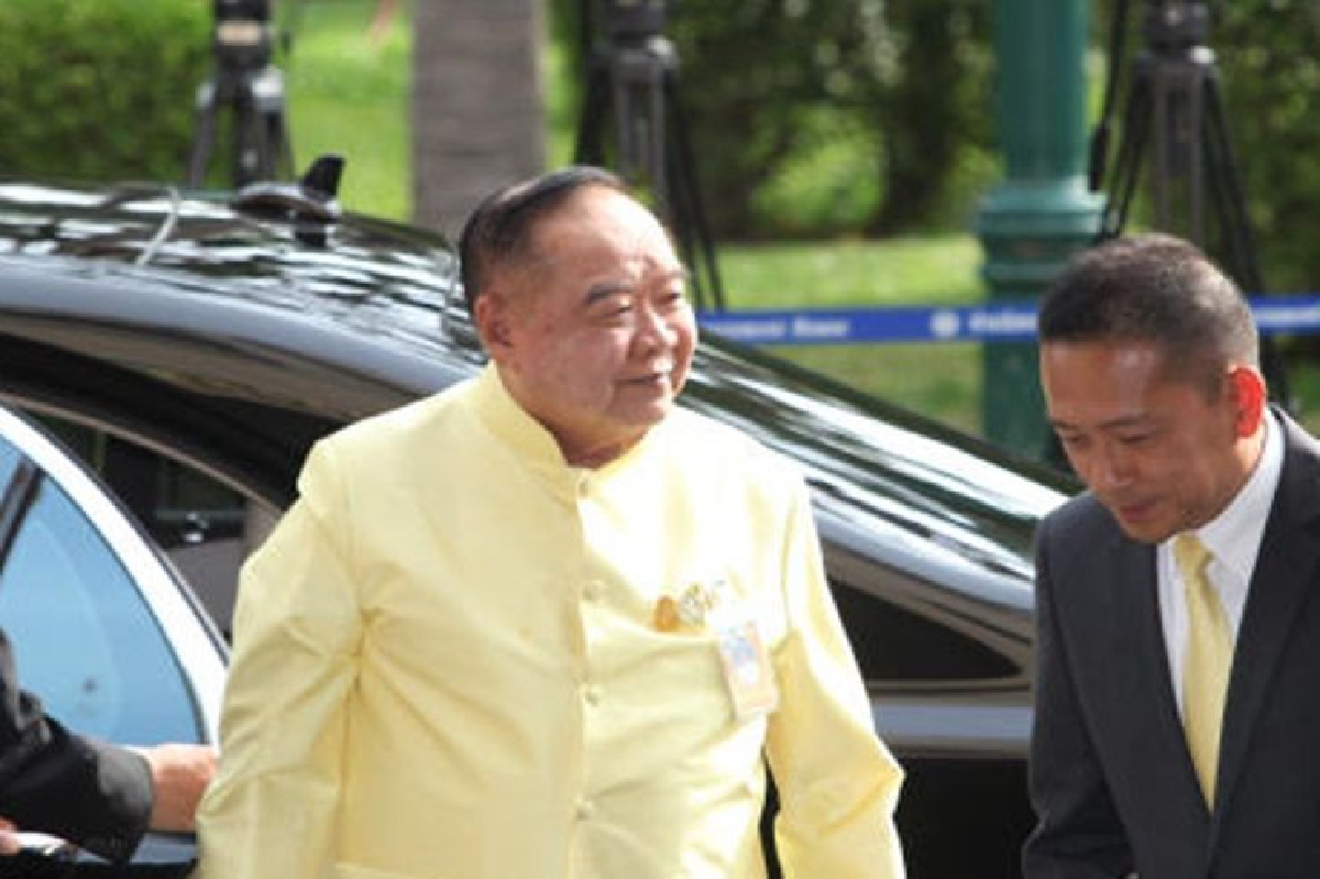 "ประวิตร" ลั่น "นิพิฏฐ์" ต้องรับผิดชอบคำพูด ไฟเขียว"ผบ.ตร." ฟ้อง "ประวิตร" ลั่น "นิพิฏฐ์" ต้องรับผิดชอบคำพูด ไฟเขียว"ผบ.ตร." ฟ้อง