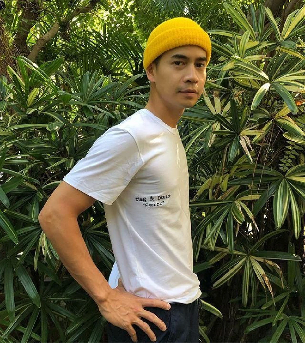 เขาเป็นใครหนอ? ฟรอยด์ ณัฏฐพงษ์ เผยภาพถ่ายสาวรู้ใจคนใหม่ผ่านกระจกรถ