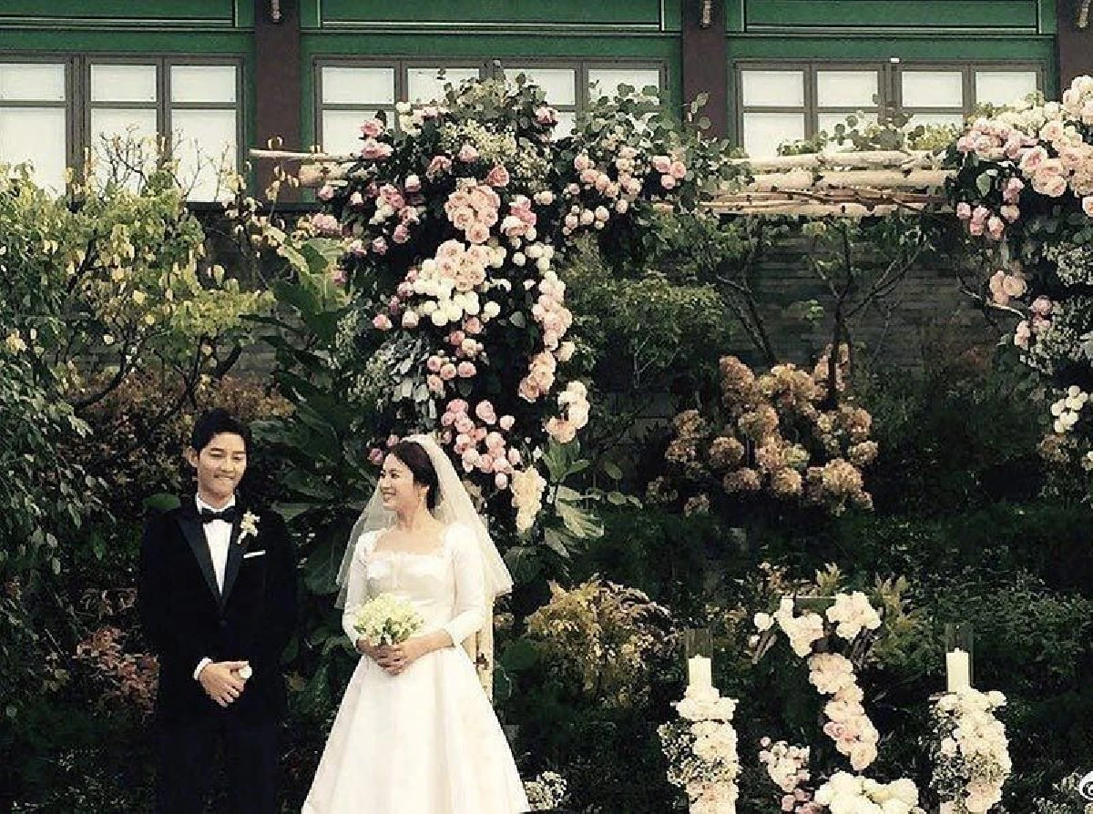 พัคโบกอม งานเข้าเต็มๆ โดนเอี่ยวข่าวลือเป็นมือที่สามของคู่รักซงซง