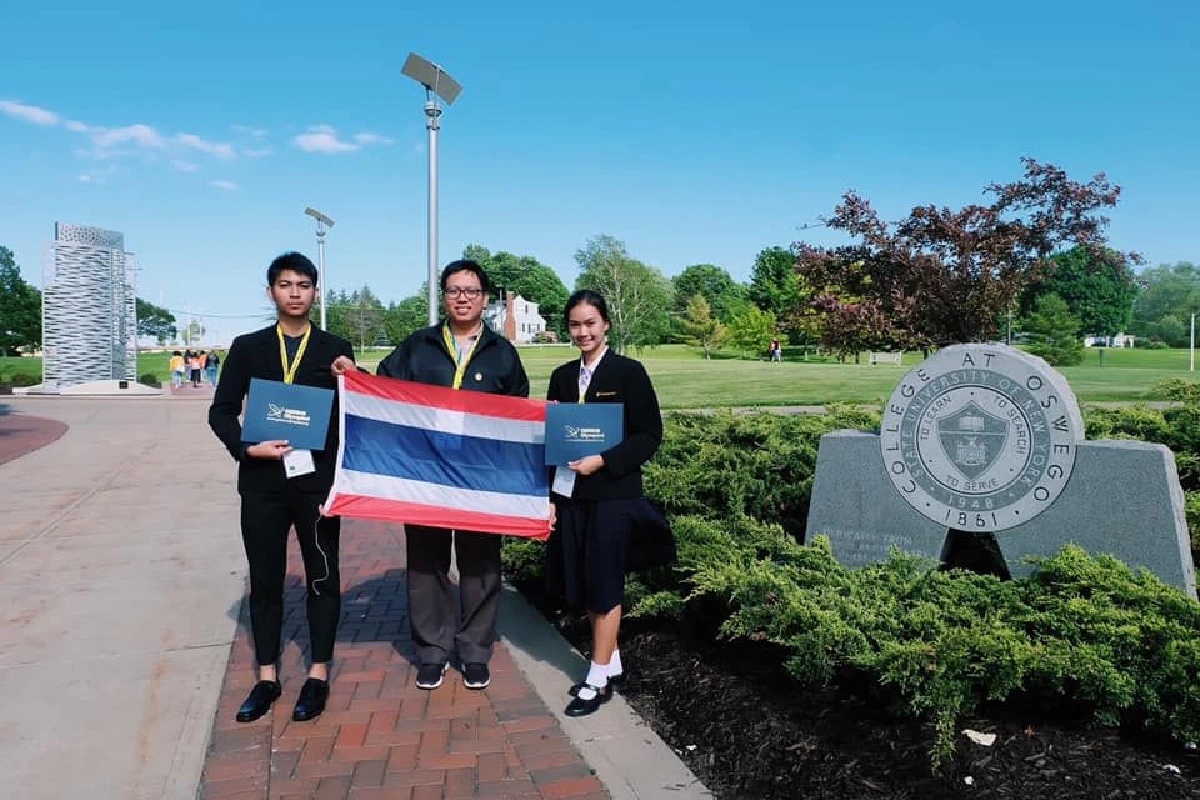 สร้างชื่อให้ประเทศไทย "น้องพลอย" คว้าชมเชยแข่งวิทยาศาสตร์ระดับโลก