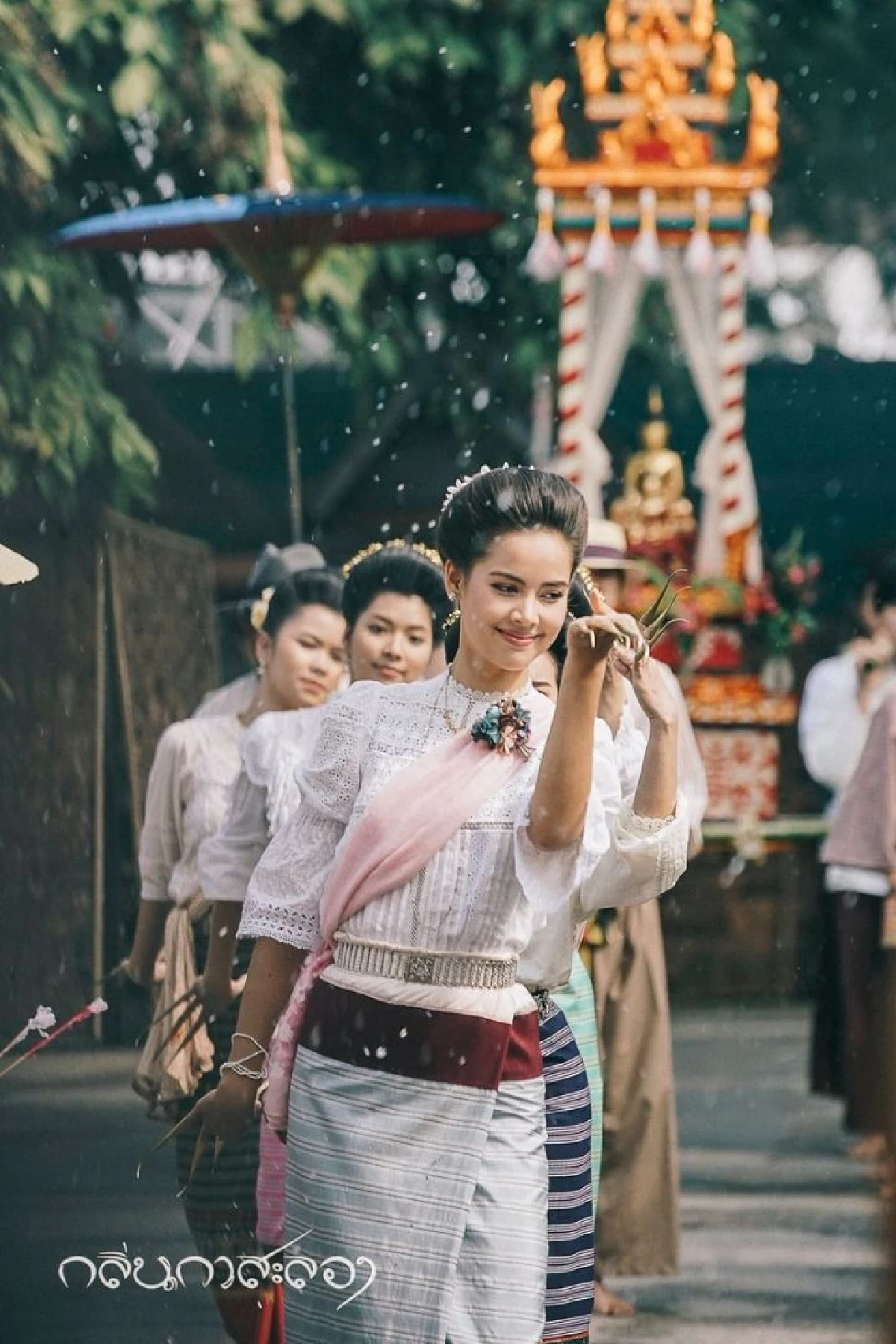 งดงามเลอค่า! ญาญ่า อุรัสยา กับฉากรำฟ้อนอ่อนช้อยในละครกลิ่นกาสะลอง