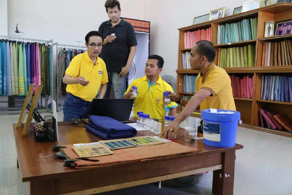 กรมหม่อนไหมเน้นการรับรองมาตรฐานผ้าไหมไทยตรานกยูงพระราชทาน เดินหน้าตรวจรับรองปีนี้ 200,000เมตร