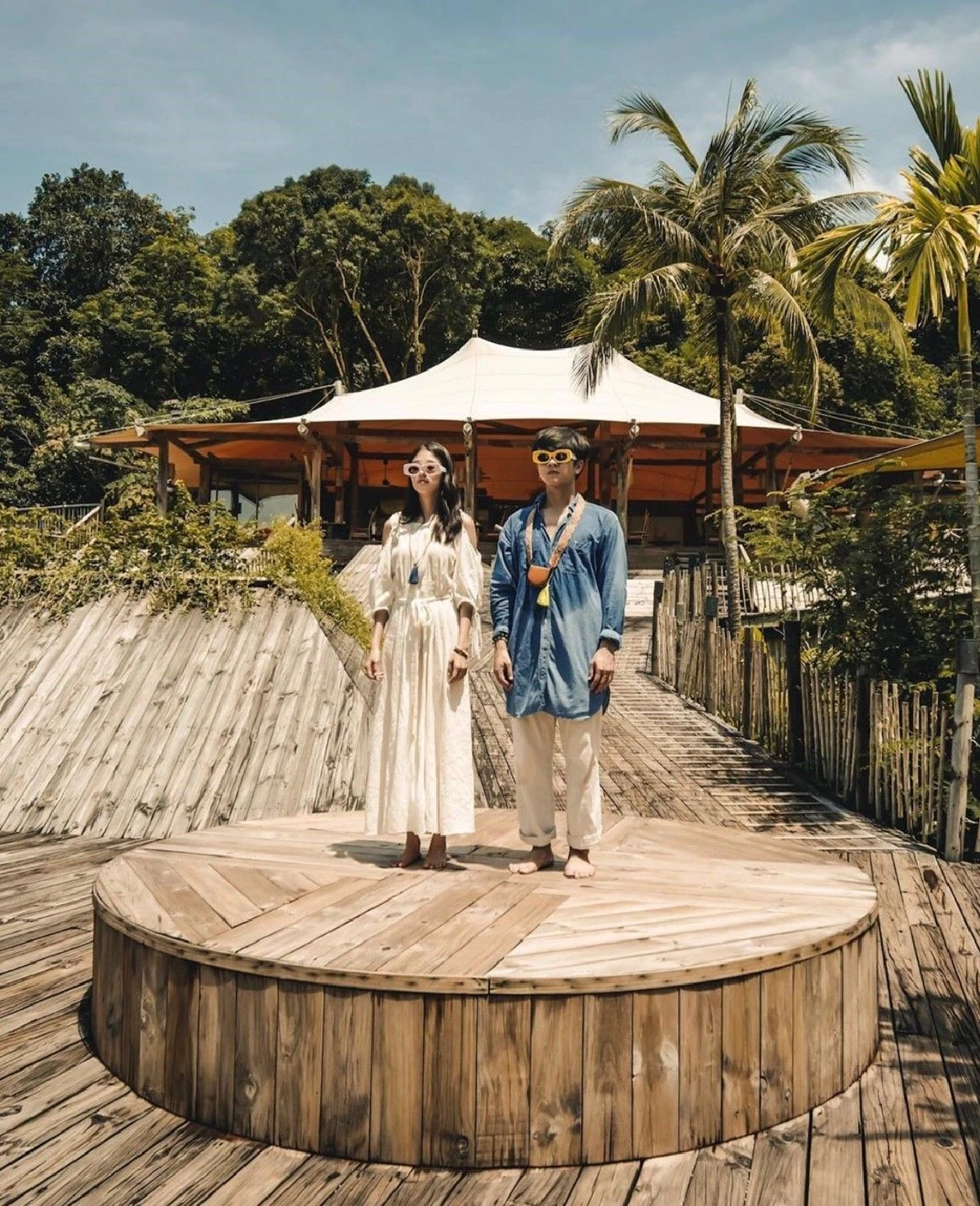 สวีทหวานลงตัว! แก้ว-โทนี่ อวดแฟชั่นเก๋ๆ ภาพสวยดูดีคู่นี้ไปไหนก็ปัง