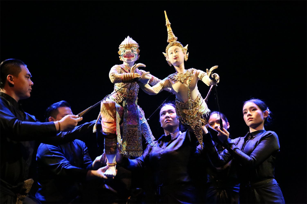 ชื่นชมความงดงามของหุ่นละครเล็ก (โจหลุยส์) ในงาน “เทิดไท้พระมหากษัตรา พระบรมราชาภิเษก” ชื่นชมความงดงามของหุ่นละครเล็ก (โจหลุยส์) ในงาน “เทิดไท้พระมหากษัตรา พระบรมราชาภิเษก”