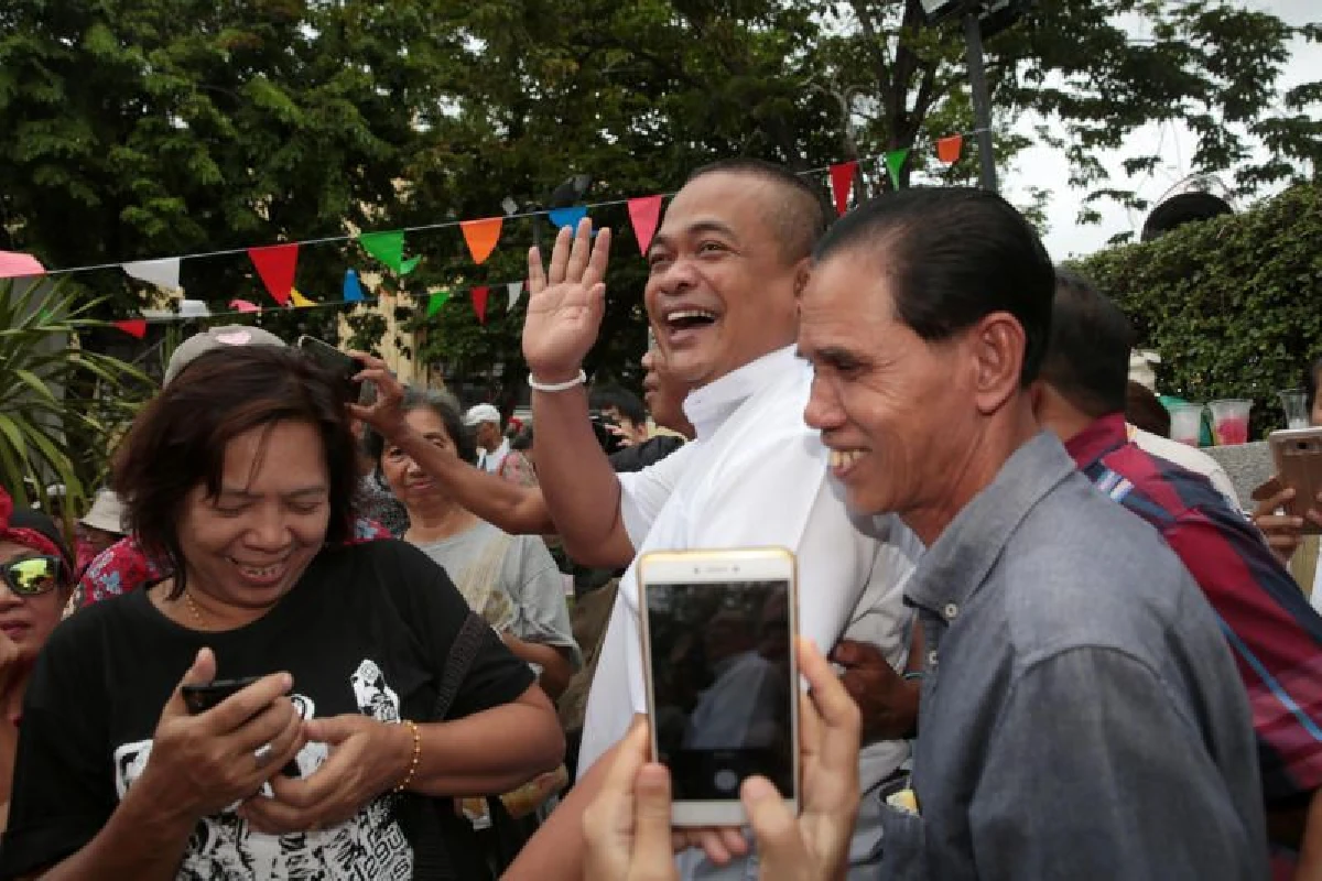 กลุ่มเคลื่อนไหวปชต.จัดกิจกรรม'เซฟจ่านิว'จตุพรไล่บี้'บิ๊กตู่-บิ๊กป้อม'รับผิดชอบ