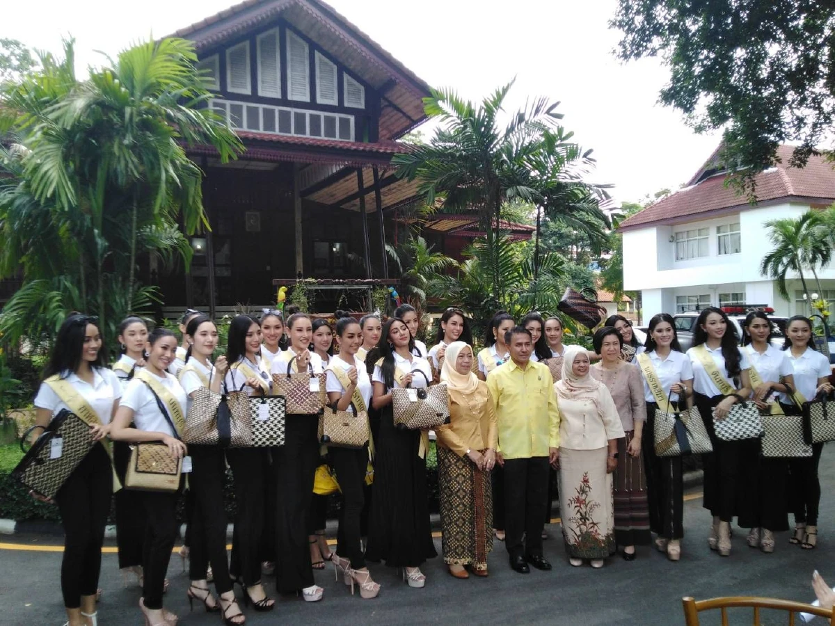 สาวงามร่อนทองสัมผัสมนต์เสน่ห์วิถีวัฒนธรรมท้องถิ่น