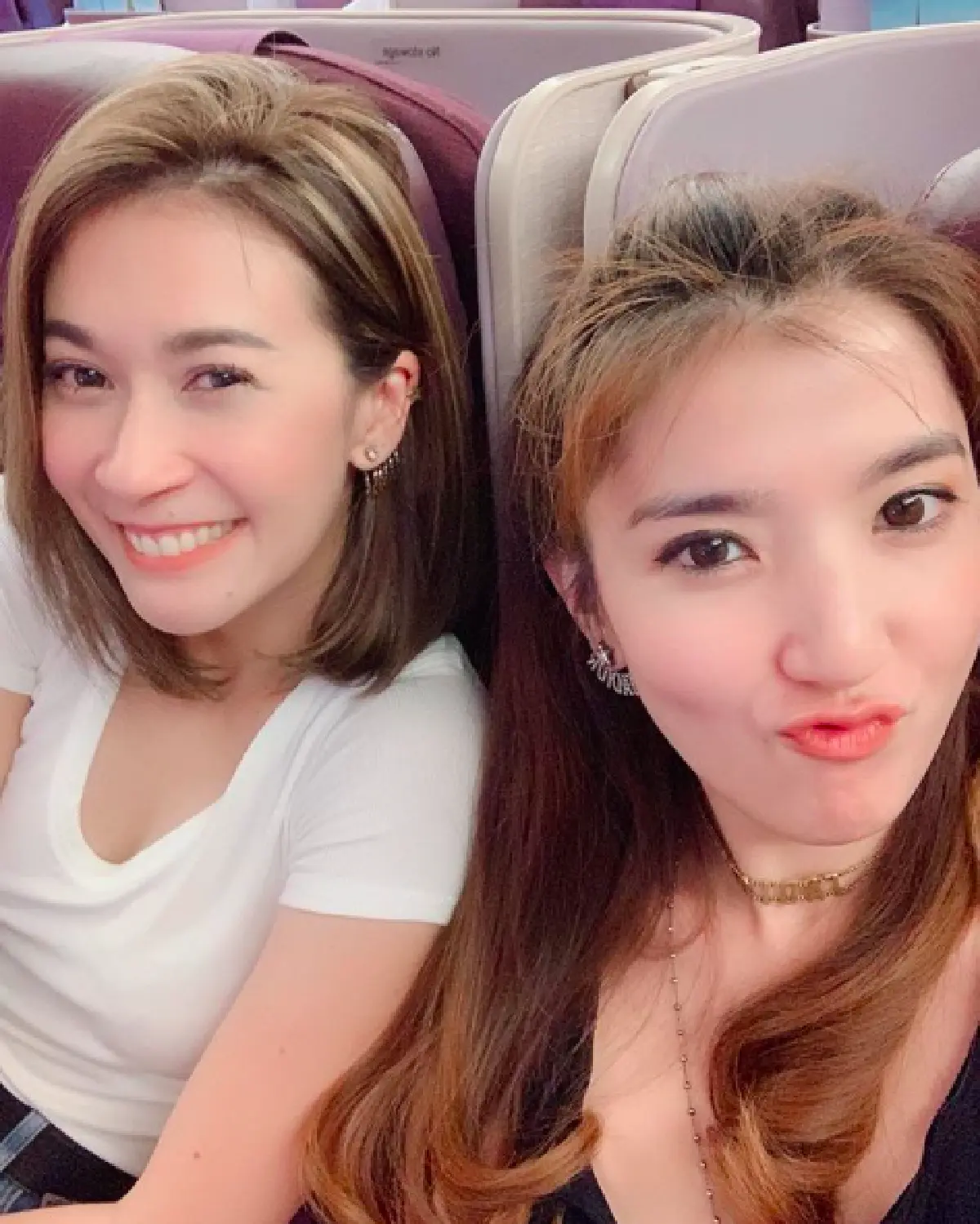 สวยแซ่บแพ็คคู่! “เอมี่” ควง “เธอ” ภรรยา "ออย ธนา” โชว์เซ็กซี่ท่ามกลางบรรยากาศสุดชิล ที่เชียงใหม่