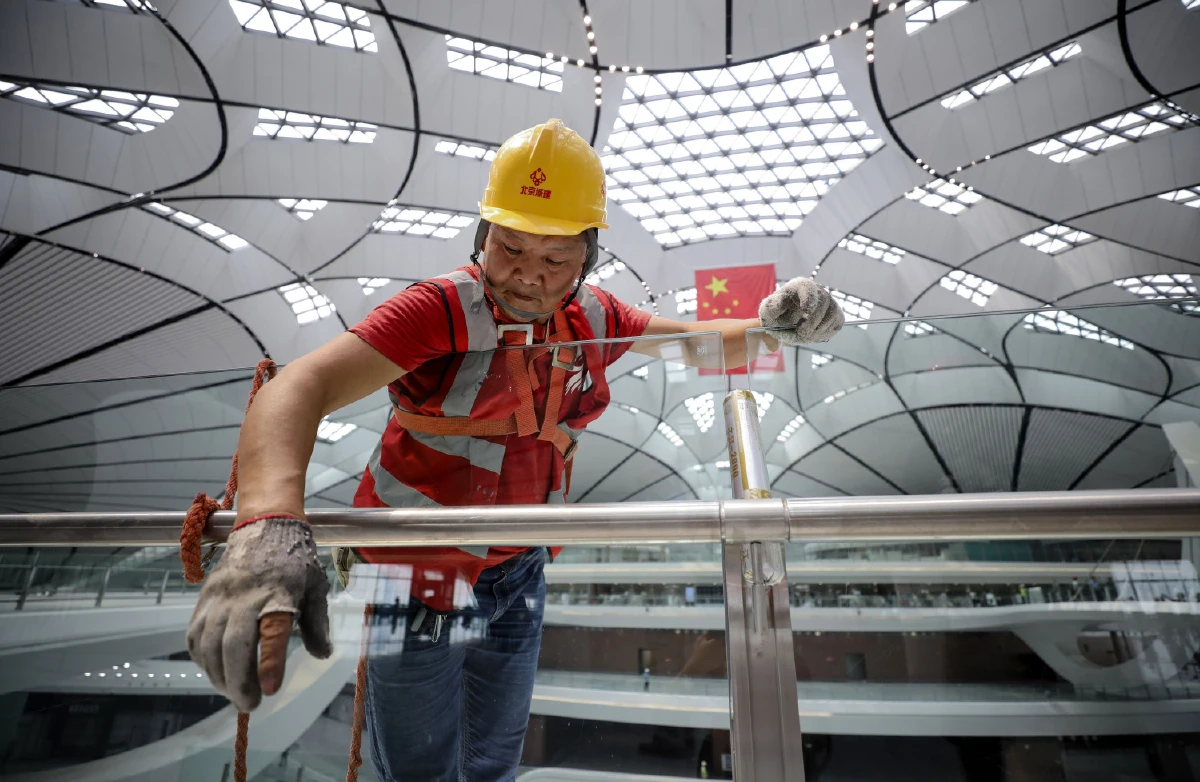 เผยโฉมสนามบินแห่งใหม่ของปักกิ่ง เทอร์มินัลใหญ่จนเดินเมื่อย