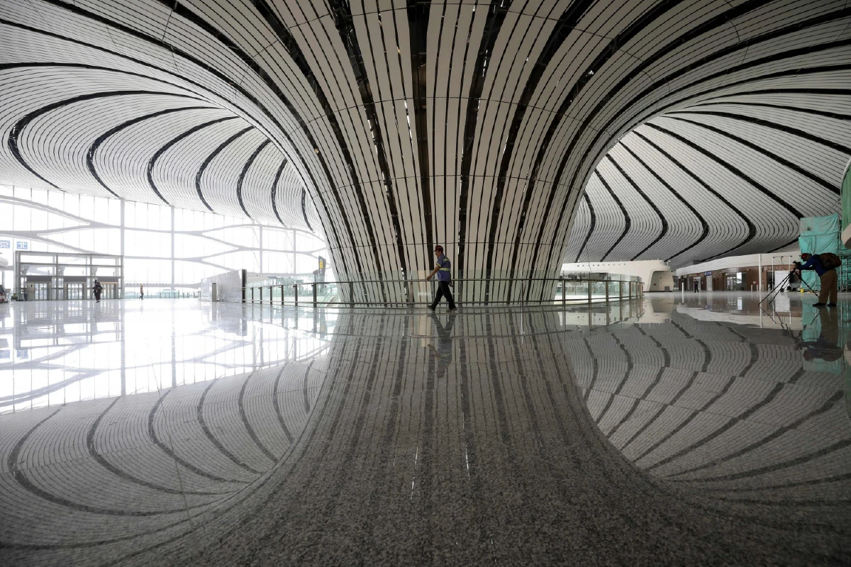 เผยโฉมสนามบินแห่งใหม่ของปักกิ่ง เทอร์มินัลใหญ่จนเดินเมื่อย