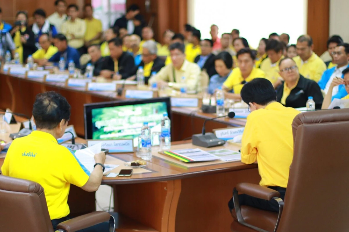 "จุรินทร์"ยกทัพรับฟังเกษตรอีสานเร่งแก้ปัญหามันสำปะหลัง