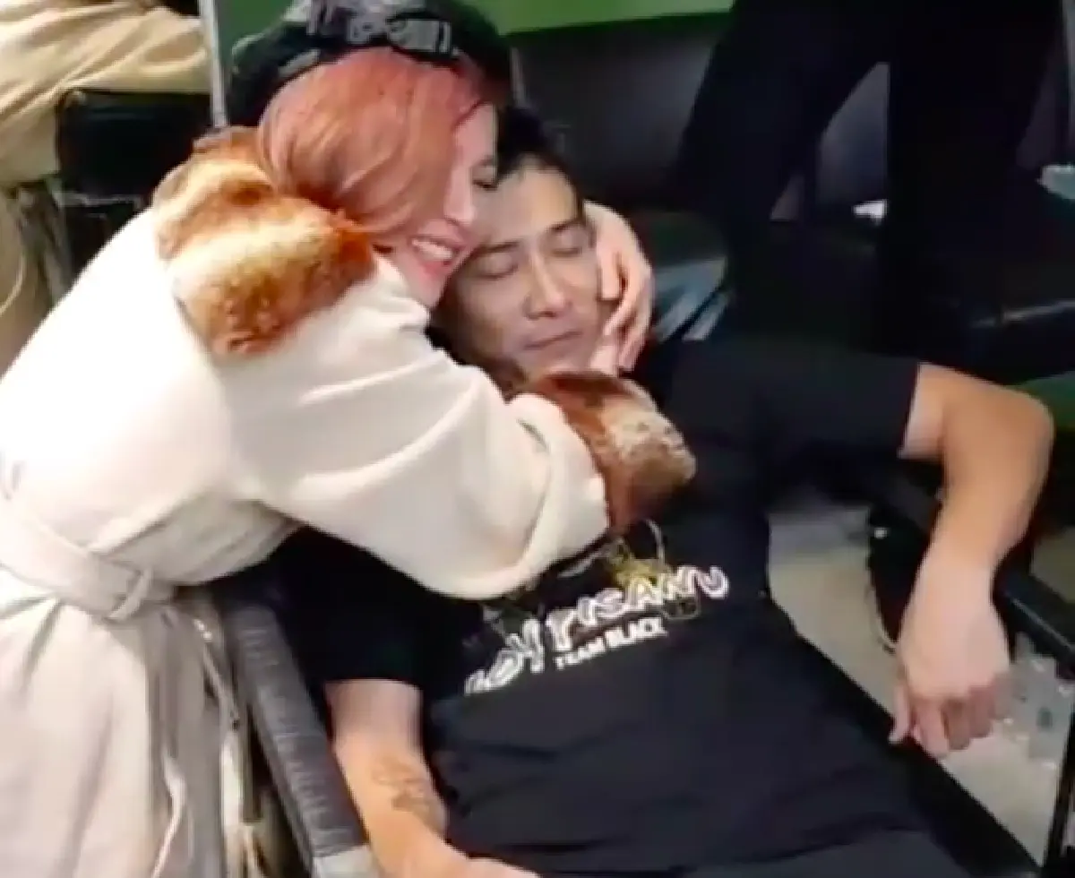 “ต้นหอม” ร่วมเข้ากอดให้กำลังใจเพื่อนซี้ “บอย” แม้จะพ่ายอดีตหวานใจ “ซัน