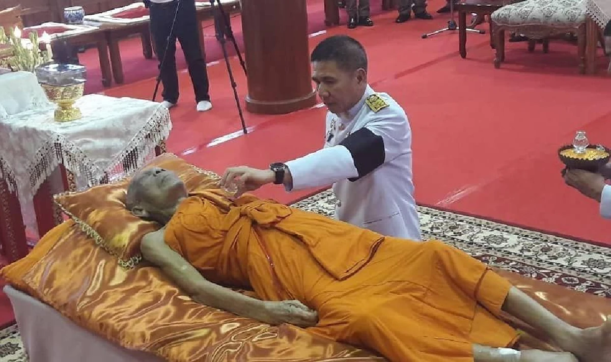 พระราชทานน้ำหลวงสรงศพหลวงพ่อเพิ่มเกจิดังเมืองกรุงเก่า