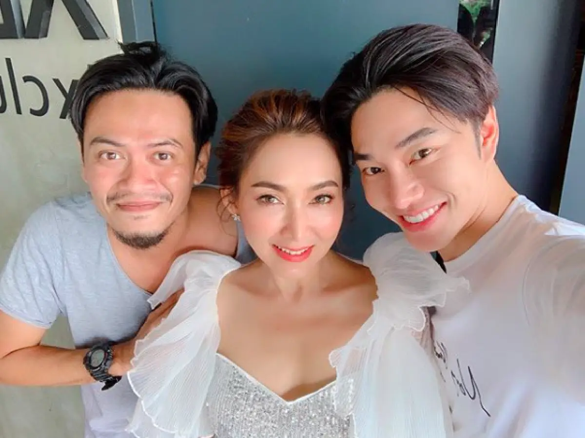 แยกไม่ออกแล้ว “ต้อม ณหทัย” หน้าสวยอมตะ หลายเสียงการันตีลุคนี้คล้าย “เบลล่า ราณี”