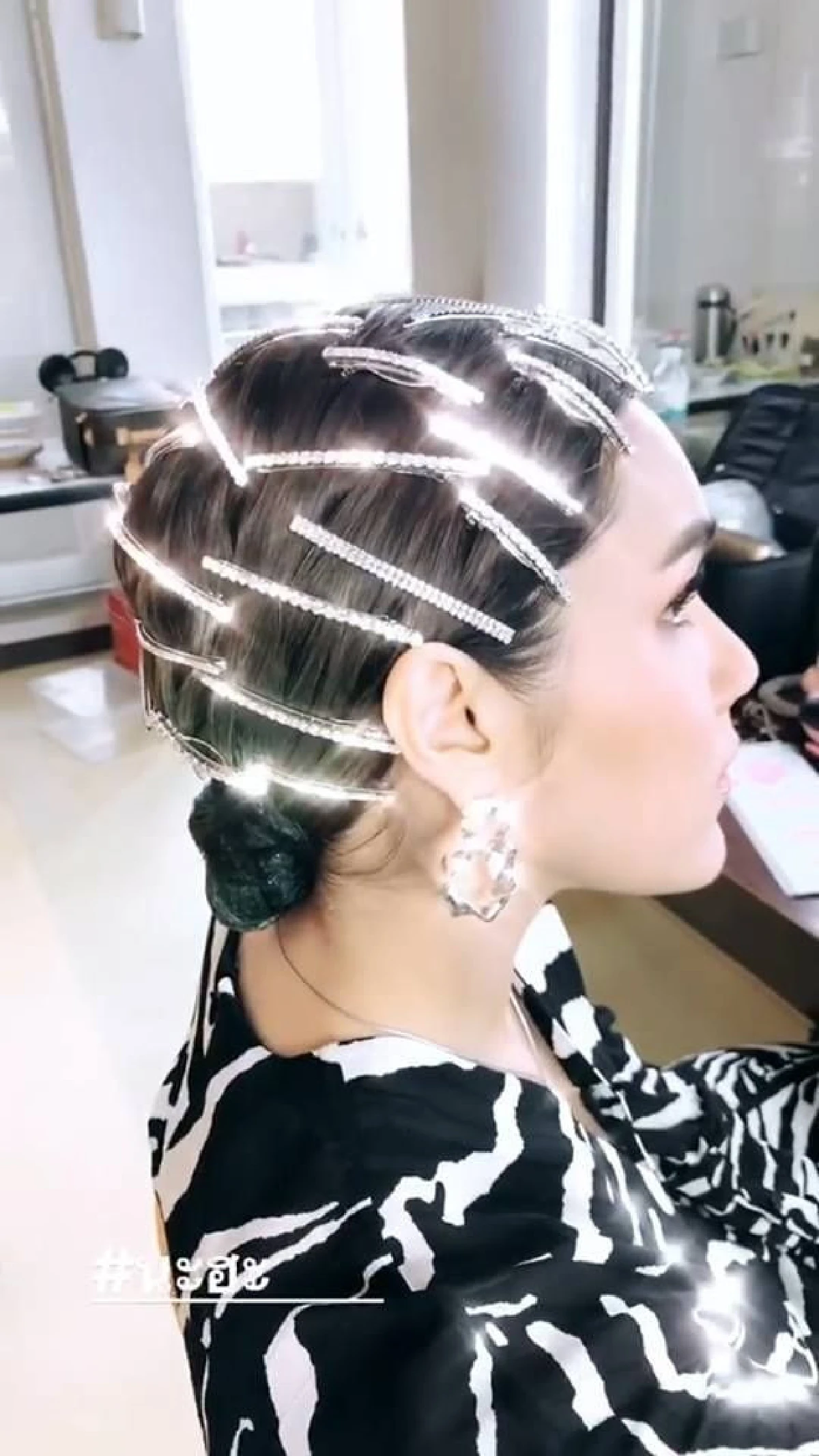 “ชมพู่ อารยา” กับการติดกิ๊บยังไงให้โลกจำ! มีเท่าไหร่ใส่มาหมดสมกับเป็นแฟชั่นนิสต้า