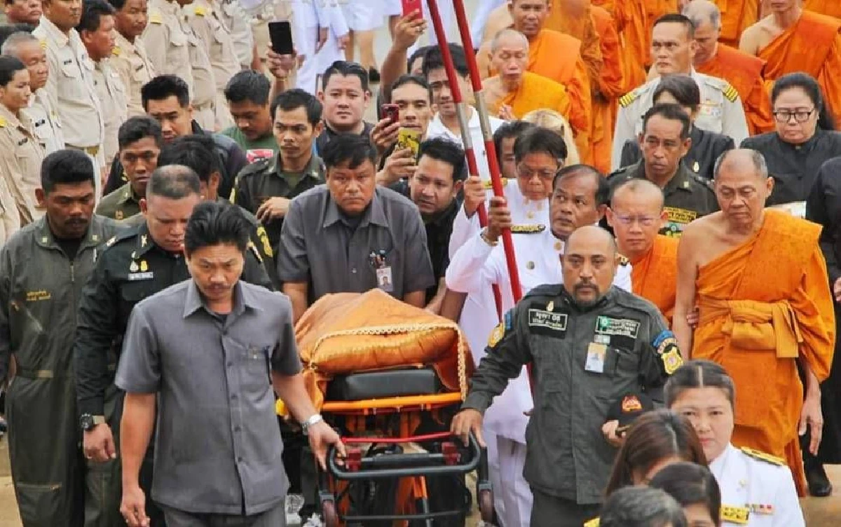พระราชทานน้ำหลวงสรงศพหลวงพ่อเพิ่มเกจิดังเมืองกรุงเก่า
