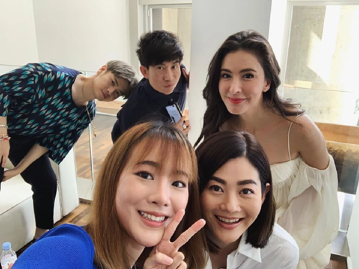 สยบข่าวเกาเหลา! ป้อม วินิจ เสกลุคสวยให้ ศรีริต้า ในทริปฝรั่งเศส