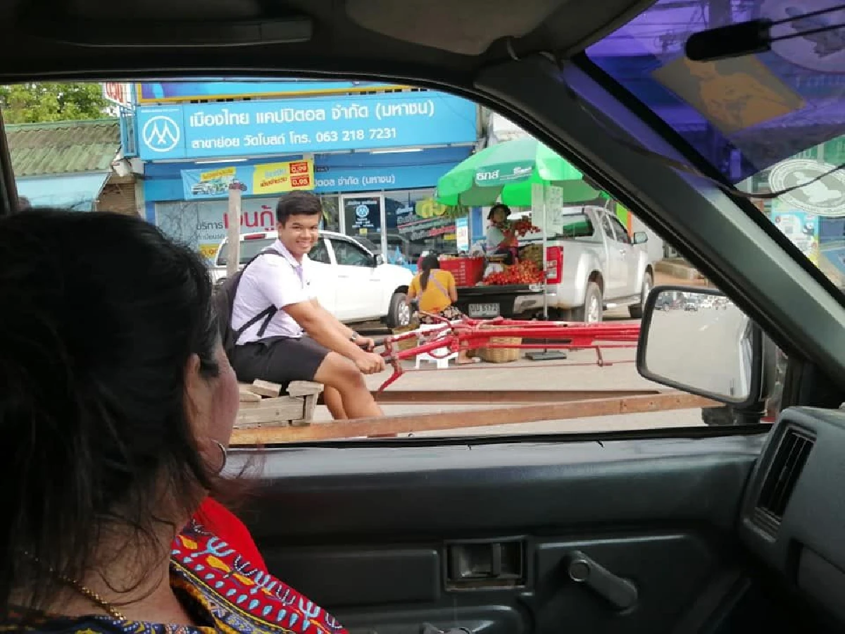 กระหึ่ม! นร.พิษณุโลกขับรถอีโก้งขอยืมพ่อมาพาเพื่อนไปโรงเรียน