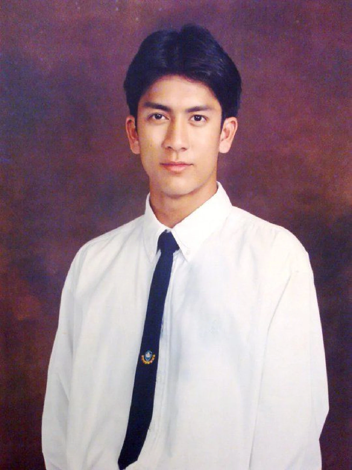 ส่องพัฒนาการความหล่อ "ติ๊ก เจษฎาภรณ์” เจ้าของฉายา “พระเอกแวมไพร์” หน้าไม่เปลี่ยนไปเลย