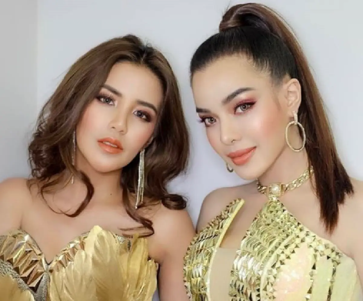 “จูน-ใบเตย” ลุย BTS ในชั่วโมงเร่งด่วน แต่ทำเอาคนตะลึงกับชุดที่จัดเต็มกันสุดๆ