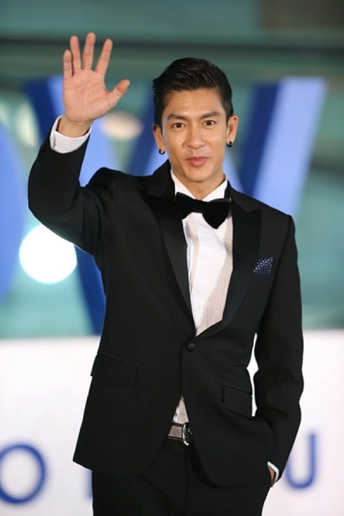 ส่องพัฒนาการความหล่อ "ติ๊ก เจษฎาภรณ์” เจ้าของฉายา “พระเอกแวมไพร์” หน้าไม่เปลี่ยนไปเลย