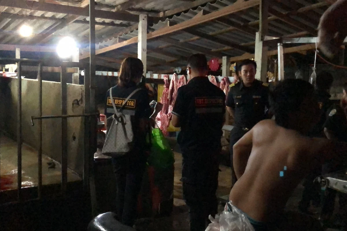 เจ้าหน้าที่ทลายโรงเชือดหมูส่งกลิ่นเหม็นมานานกว่า5ปี