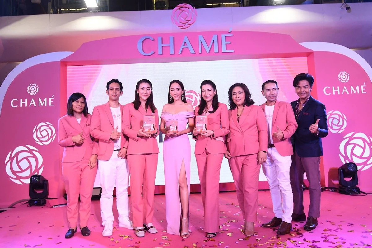 อั้ม พัชราภา ร่วมฉลอง 9 ปี ชาเม่ สวยอลังการพรีเซ็นเตอร์ CHAME’ Collagen Plus