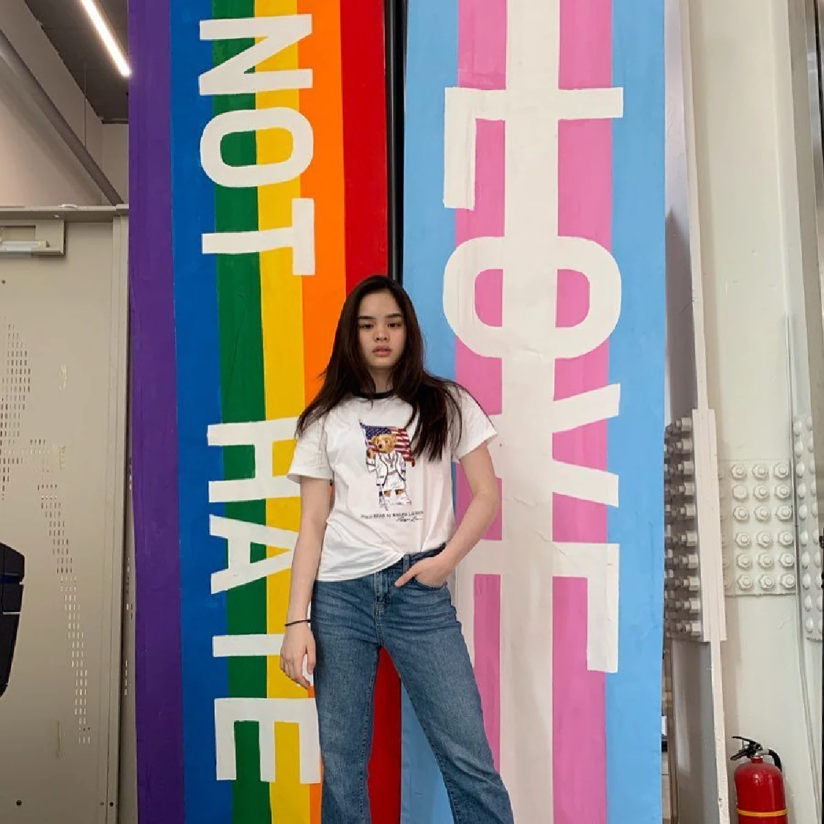 นึกว่านางแบบ! 10 ภาพ น้องแอลลี่ ยิ่งโตยิ่งสวยมาก..โพสท่าไหนก็เป๊ะปังทุกมุม