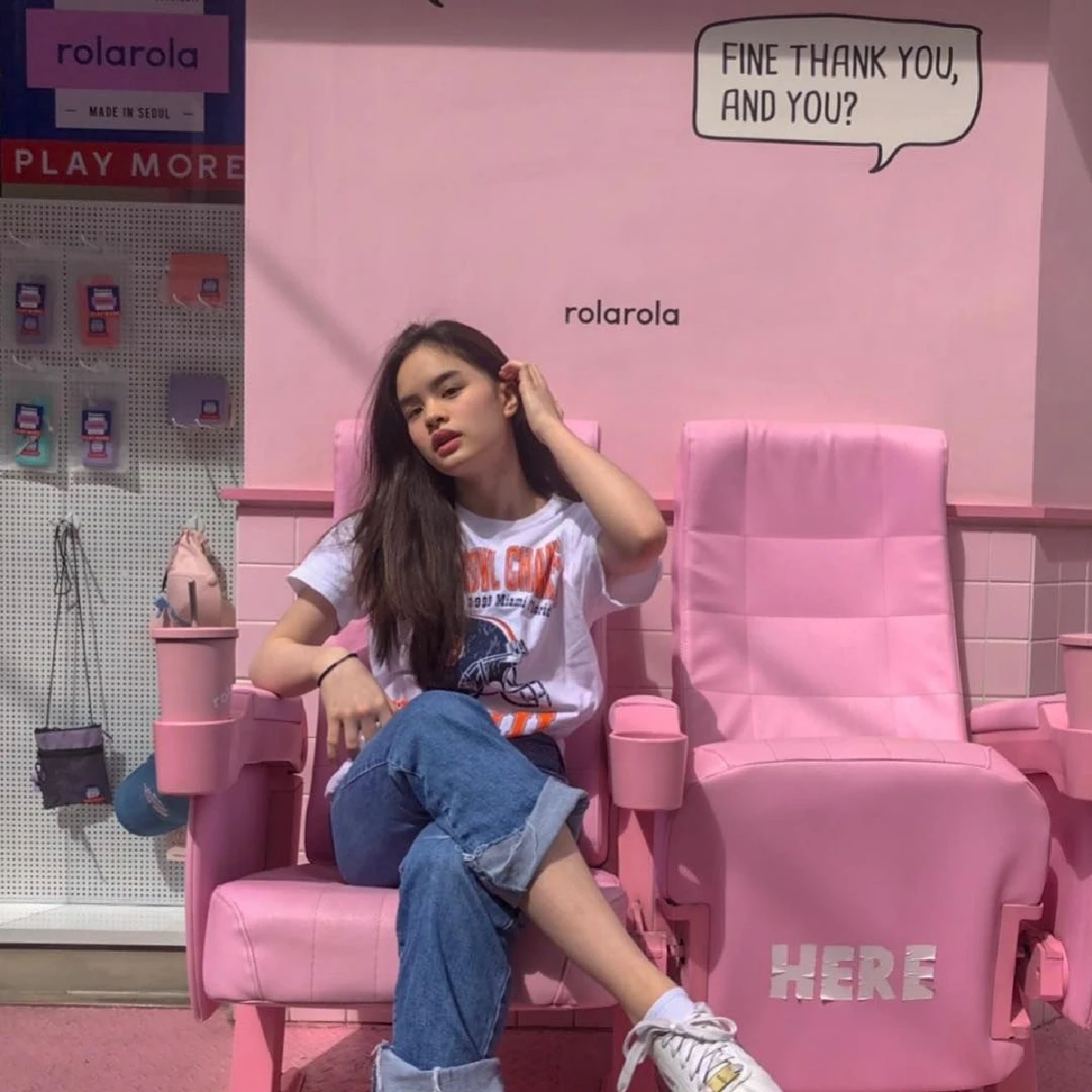 นึกว่านางแบบ! 10 ภาพ น้องแอลลี่ ยิ่งโตยิ่งสวยมาก..โพสท่าไหนก็เป๊ะปังทุกมุม