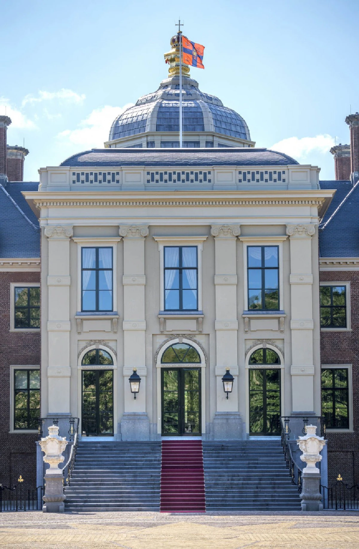 'คิงดัตช์'เปิดวังที่ประทับให้สื่อเข้าชม หลังใช้งบฯปรับปรุงใหญ่ถึง 2 พันล้าน