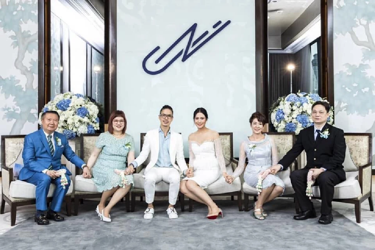 "นิ้ง โศภิดา" ควง “เจได" เข้าพิธีหมั้นแล้ว โชว์แหวนเพชร 10 กะรัต