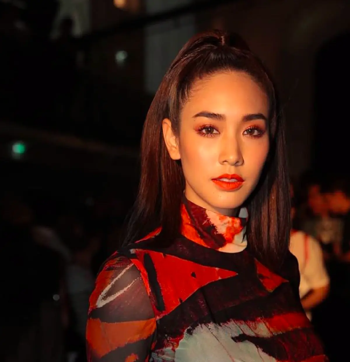 รวมลุคสวยเรียบหรู ของ “มิน พีชญา” ในงานแฟชั่นโชว์ที่กรุงปารีส