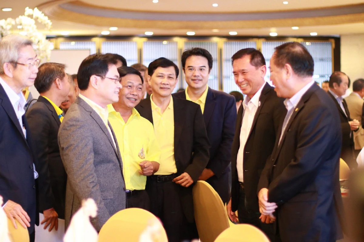 "จุรินทร์"พบนักธุรกิจไทยจีนยันร่วมรัฐบาลเพื่อช่วยแก้เศรษฐกิจฐานราก