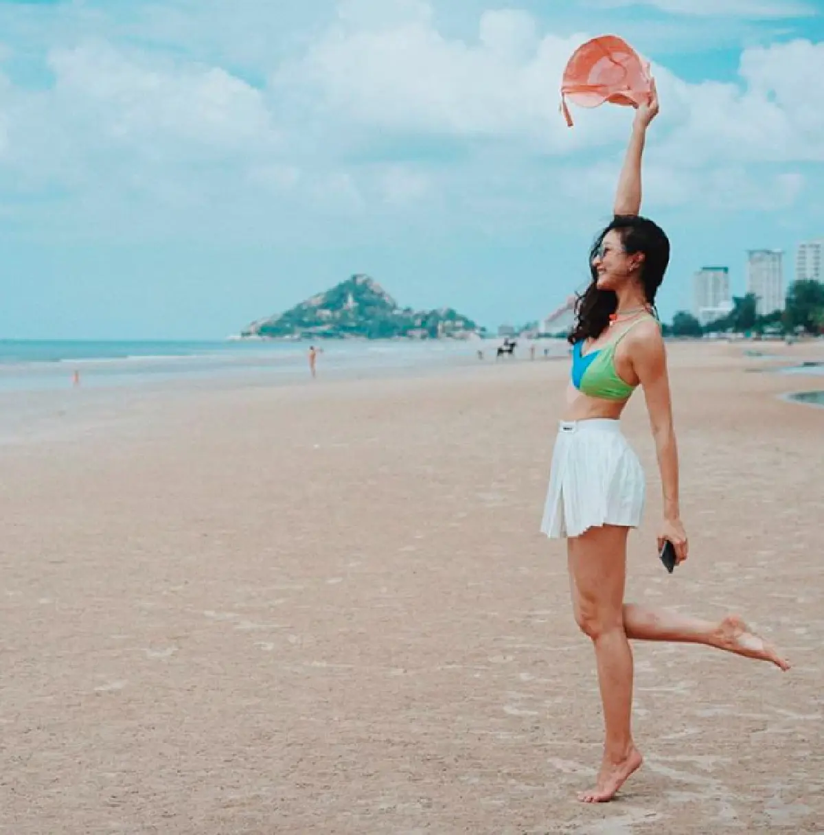 “แพนเค้ก” อวดความเป๊ะในชุดว่ายน้ำทูพีซสีสดใส  สวยหุ่นดีสมตำแหน่งท็อปโมเดล