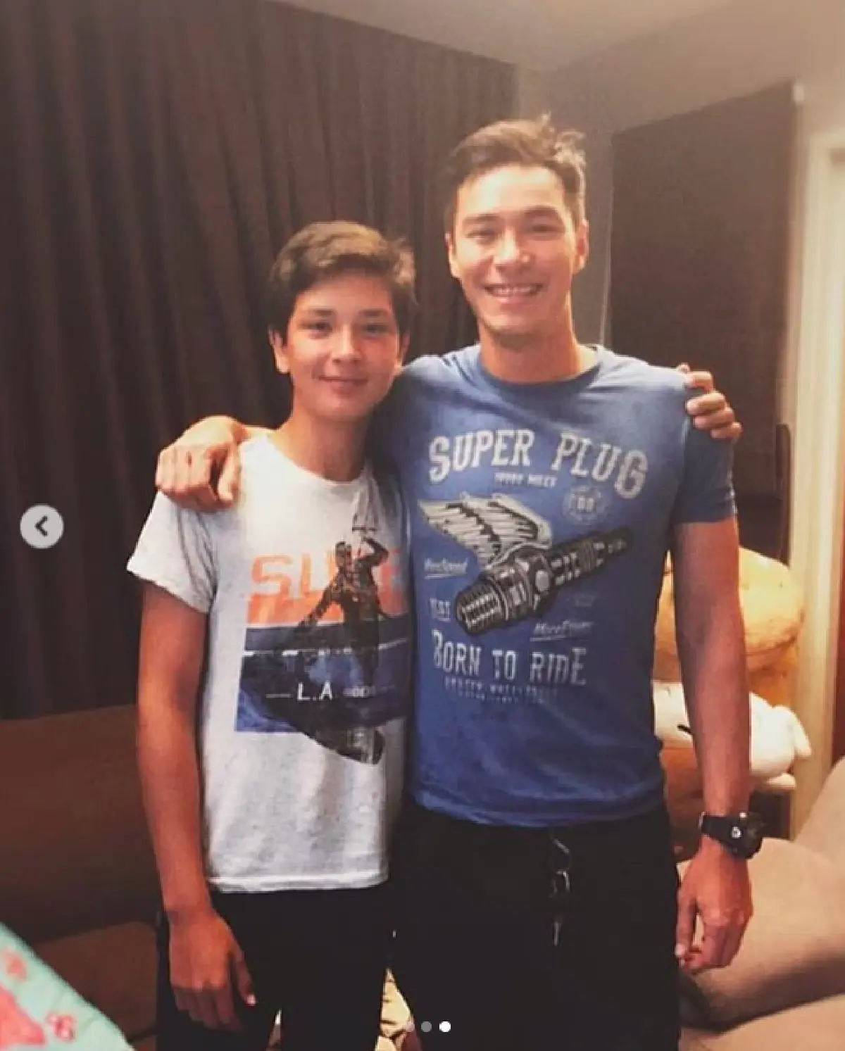 "ปีเตอร์ คอร์ป” โชว์ภาพหลานชายโตแล้วหน้าเหมือนกันมาก แถมยังหล่อมาก