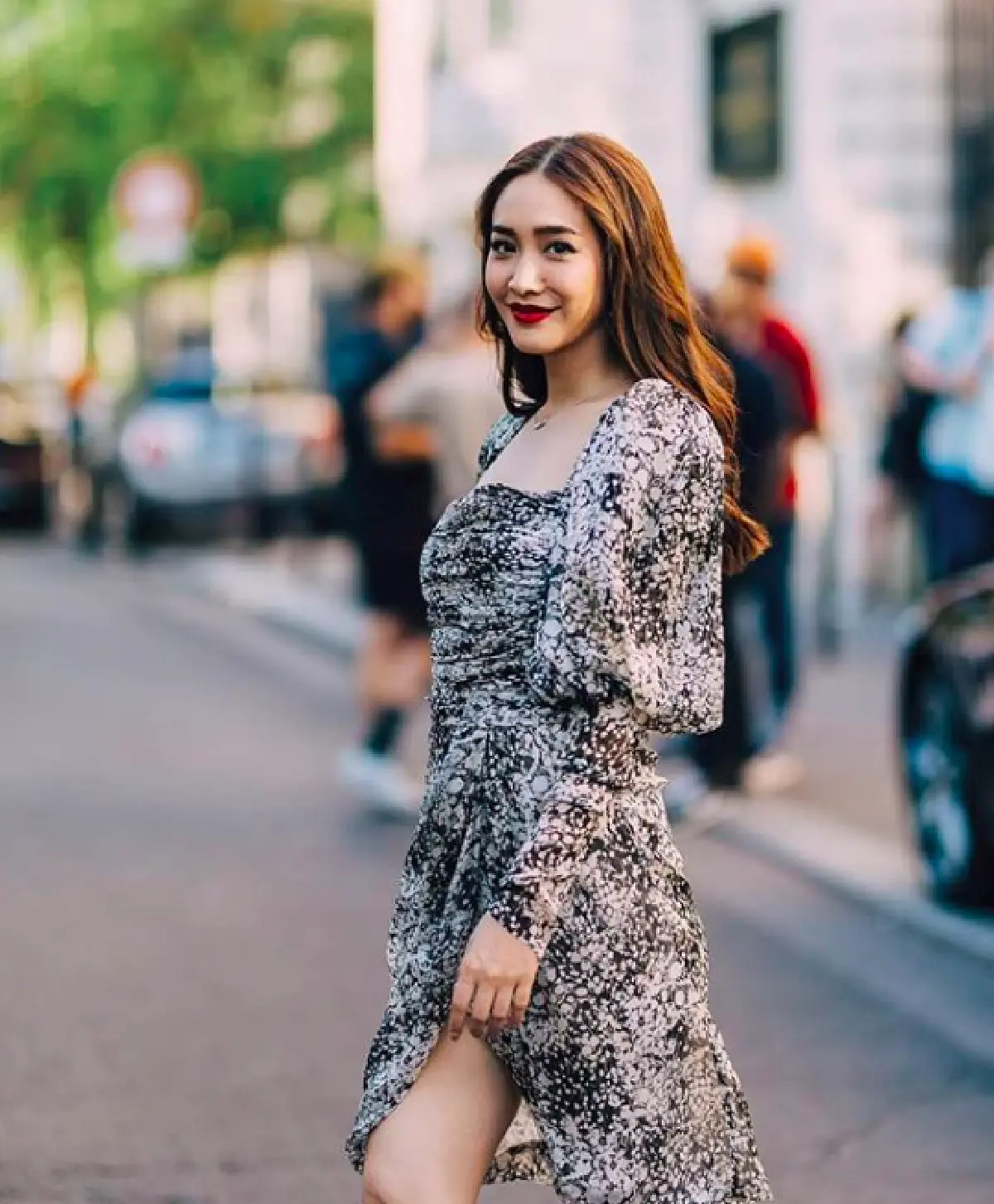 รวมลุคสวยเรียบหรู ของ “มิน พีชญา” ในงานแฟชั่นโชว์ที่กรุงปารีส